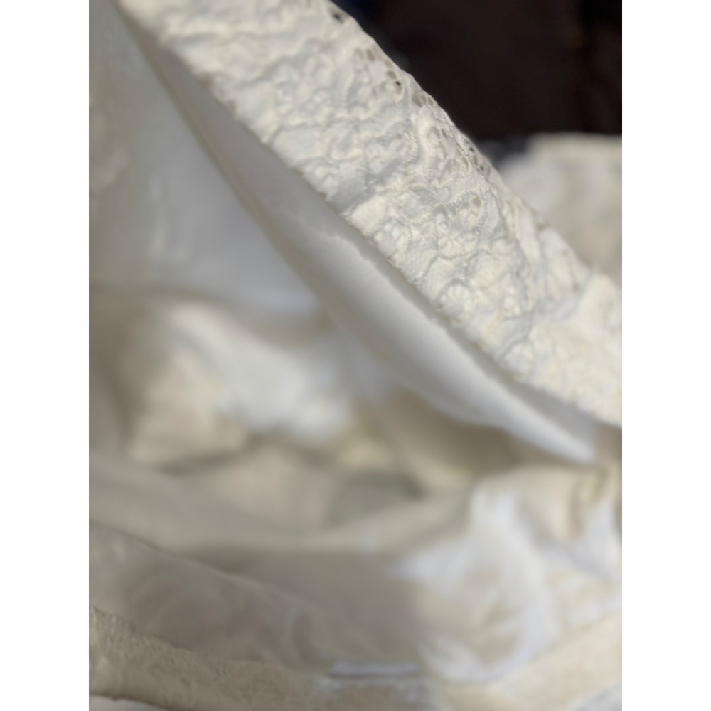 Pretty Little Thing White Lace halter dress - Picture 11 of 13